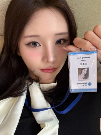 Soyeon lightup image