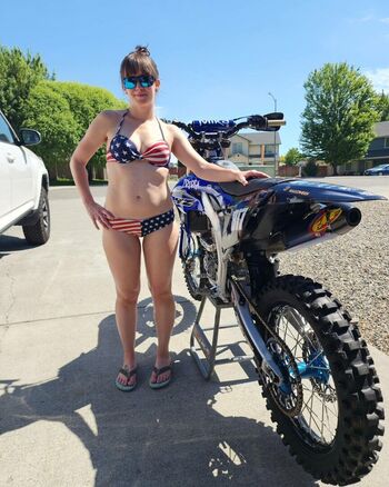 Spooky4runnergirl image