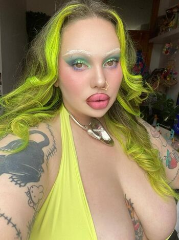 Squishkween image