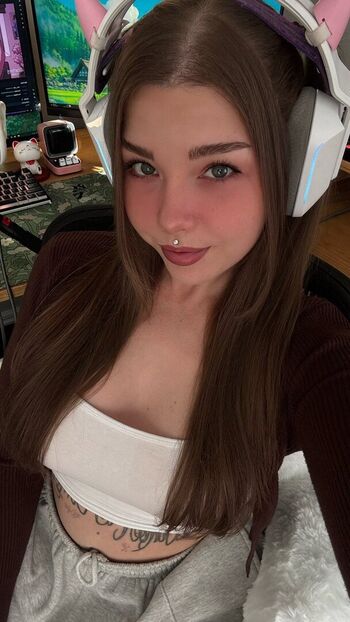 Squishywaifu image