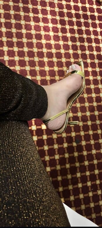 Stefany mendoza image