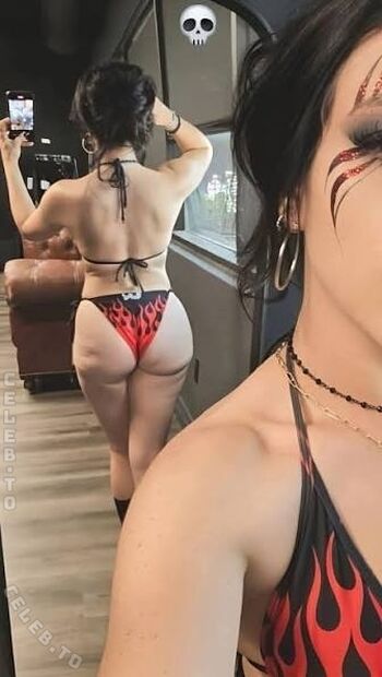 Stephanie vaquer image