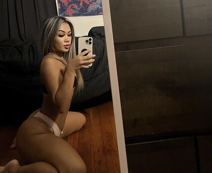 Stephaniee dior image