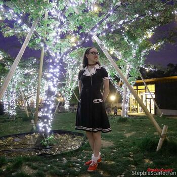 Stephie scarlet image