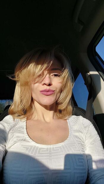 Stepmom lola image