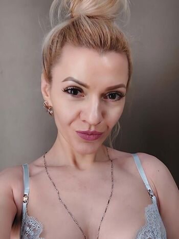 Stepmom lola image