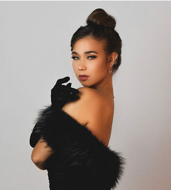 Steward sabrina image