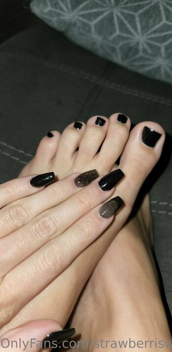 Strawberrisweetv image