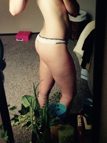 String voyeur image