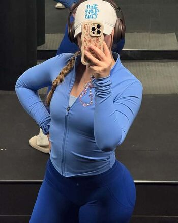 Strong AND Curvy Women