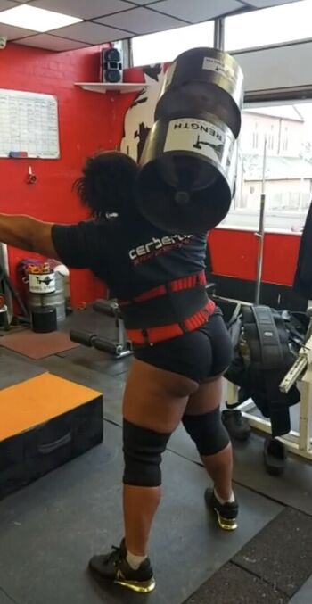 Strongwomen image