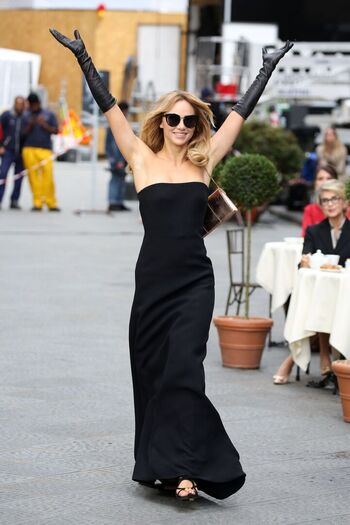 Suki Waterhouse