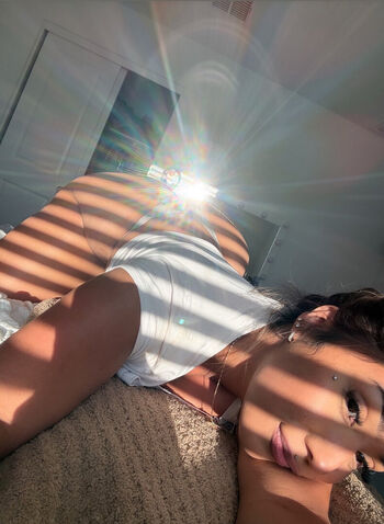 Sukiwithagoodcoochie image