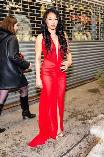 Suni lee page 4 image