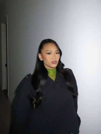 Suni lee page 4 image