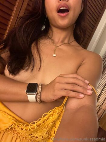 Sunkissedmia 1 page 3 image