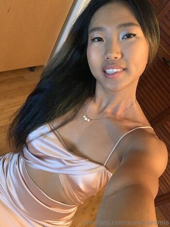 Sunkissedmia 1 image