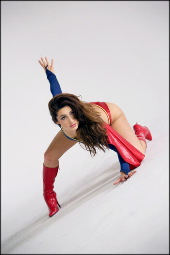 Superheroines 1 page 5 image