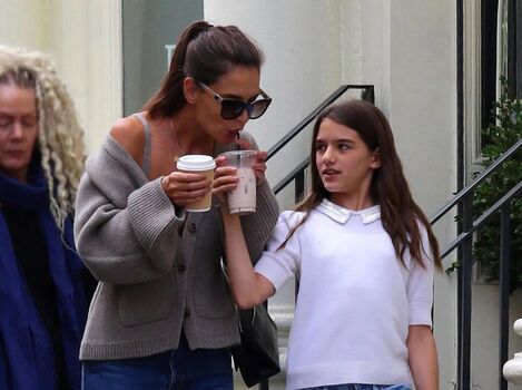 Suri cruise image