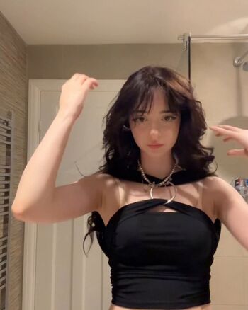 Survivingasella image