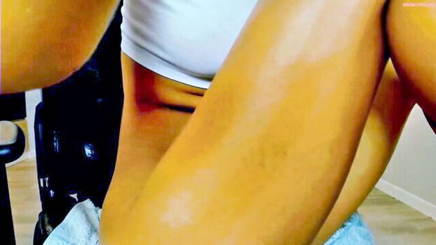 Suthita seuthale image