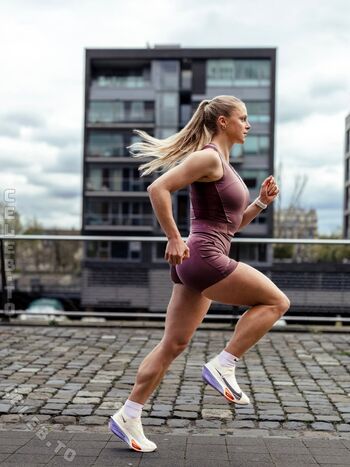 Svenja sommer image