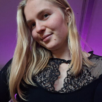 Swissgirl04 image