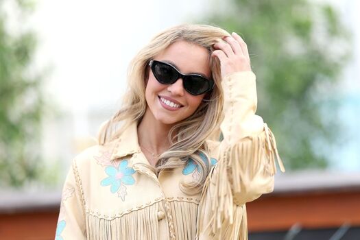 Sydney sweeney 1 page 2 image