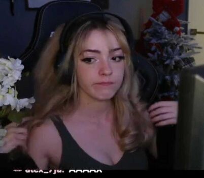 Sylvee sylveey sylveemhm image