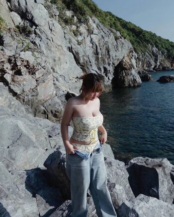 T thiwaaa page 2 image