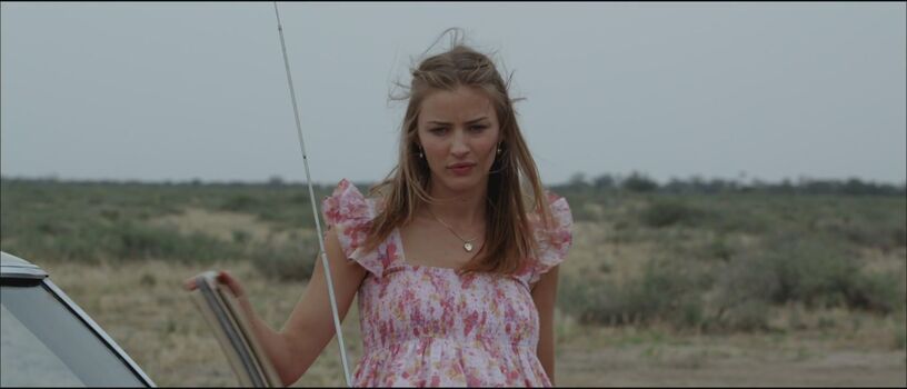 Tabrett bethell image