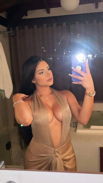 Taina costa image