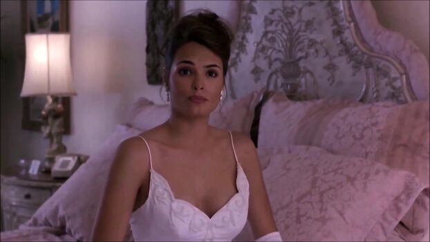 Talisa soto image