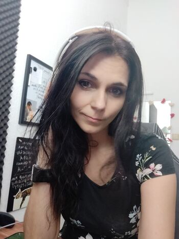 Tania derveaux page 12 image