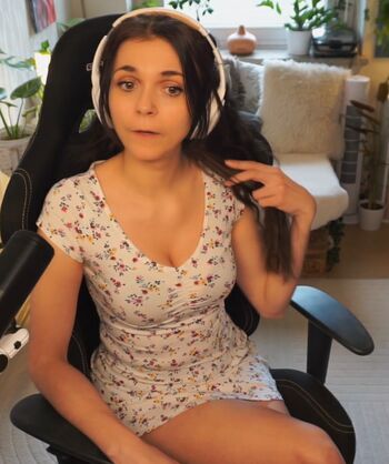 Tania derveaux page 2 image