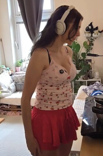 Tania derveaux page 2 image