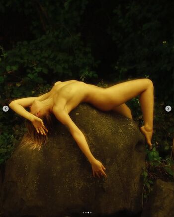 Tania kryklia image