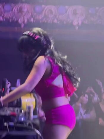 Tara yummy page 5 image