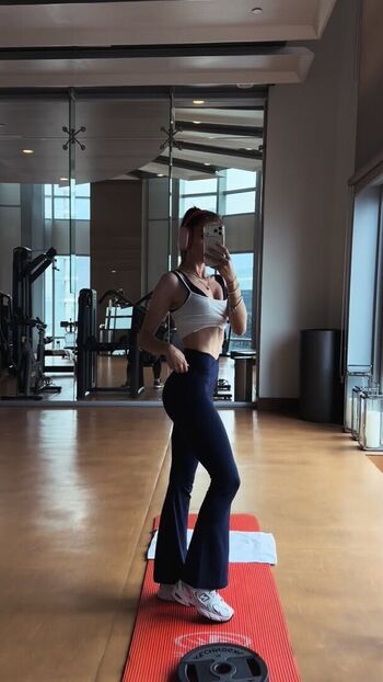 Tatiana flores image