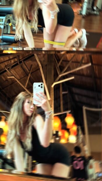 Tatiana flores image