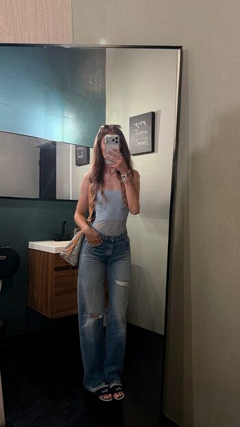 Tatiana flores image