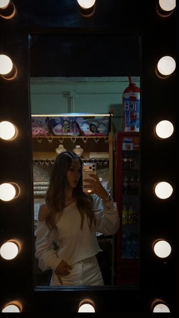 Tatiana flores image