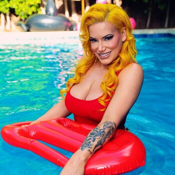 Taya Valkyrie