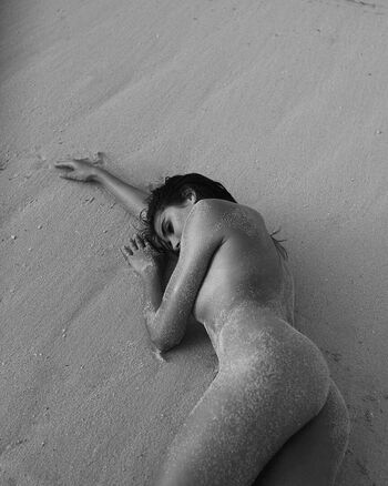Taylor marie hill image