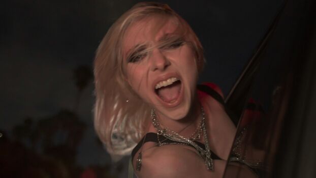 Taylor momsen 1 page 2 image