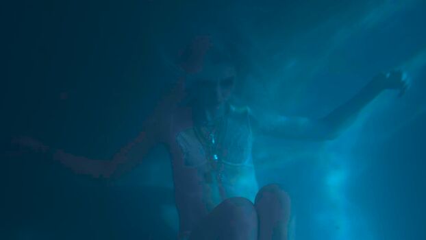 Taylor momsen 1 image