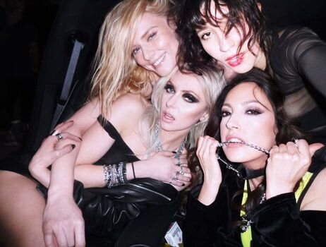 Taylor momsen 1 image