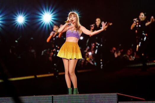 Taylor swift 1 page 14 image