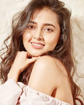 Tejasswi prakash page 2 image