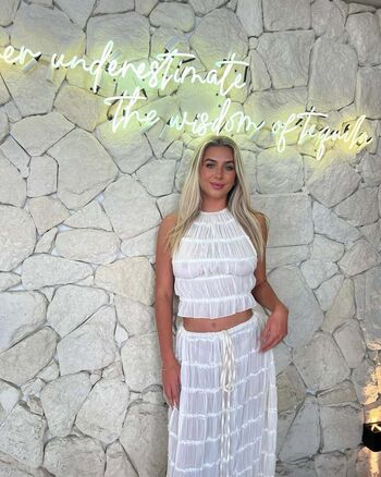 Tenielle burgess image